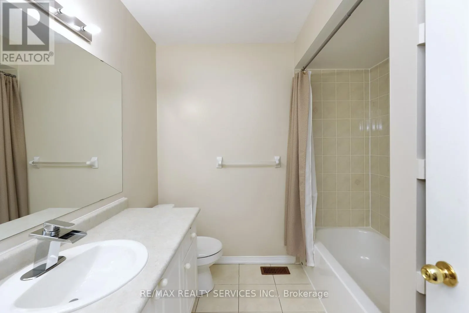 17 BALLANTYNE DRIVE