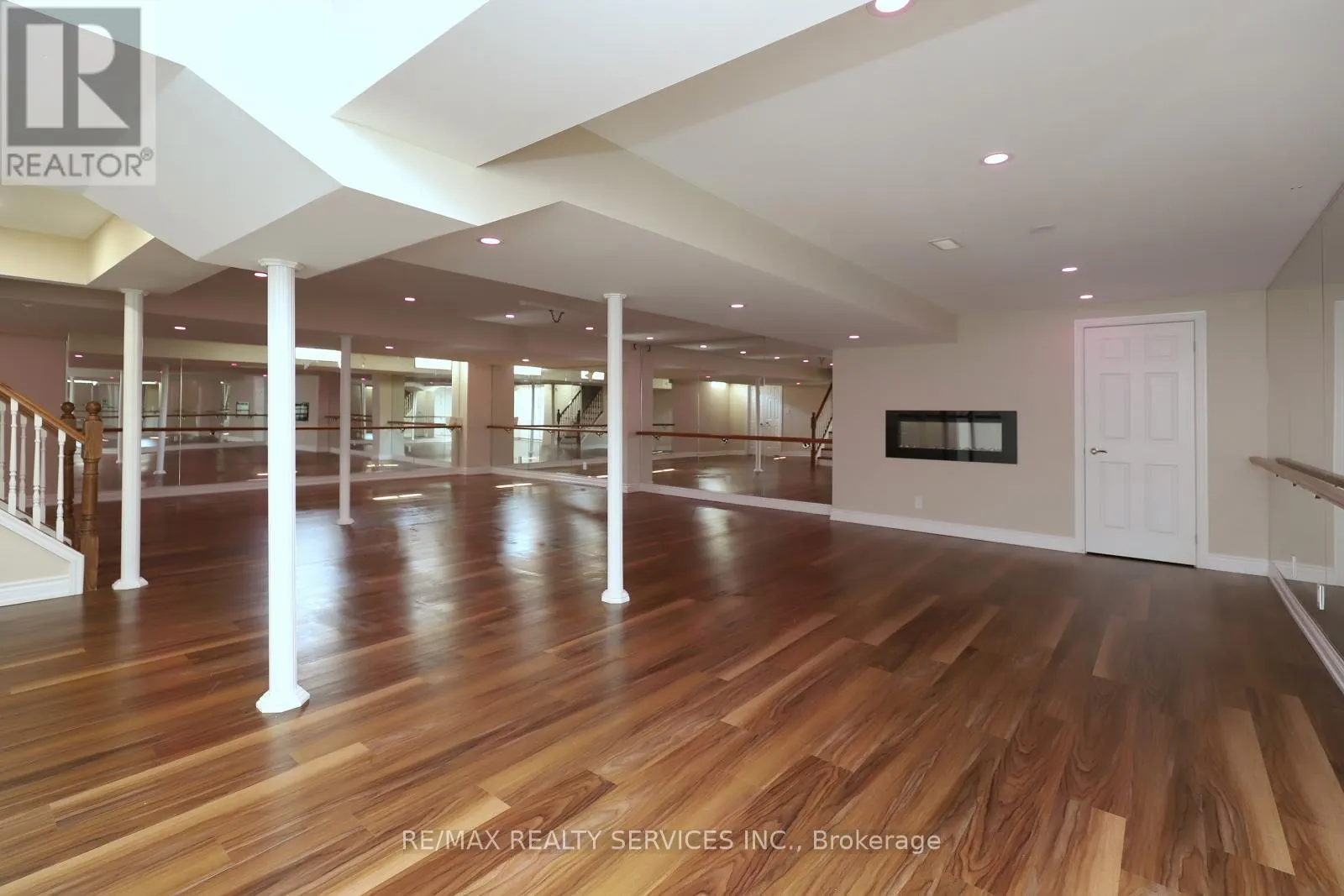 17 BALLANTYNE DRIVE