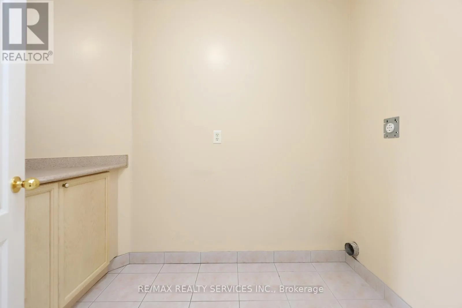 17 BALLANTYNE DRIVE