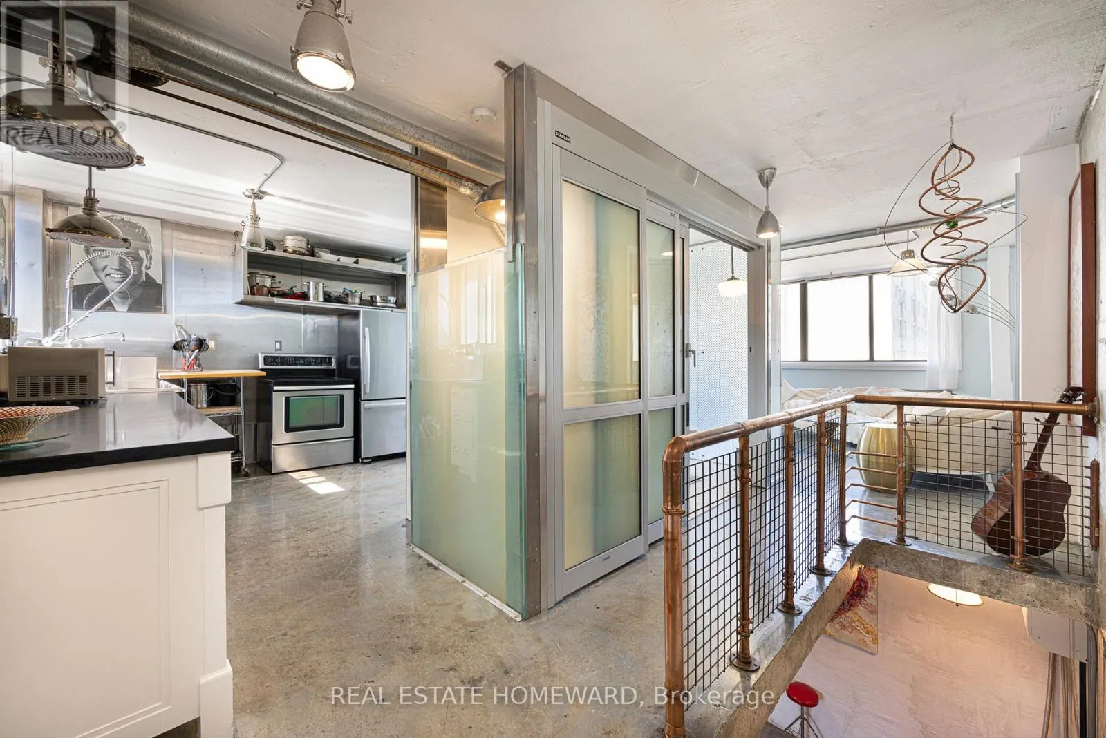 702 - 665 KENNEDY ROAD