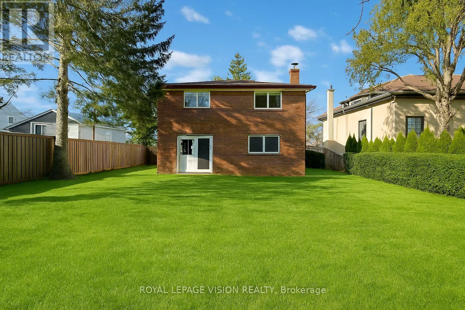 27 WESTCROFT DRIVE