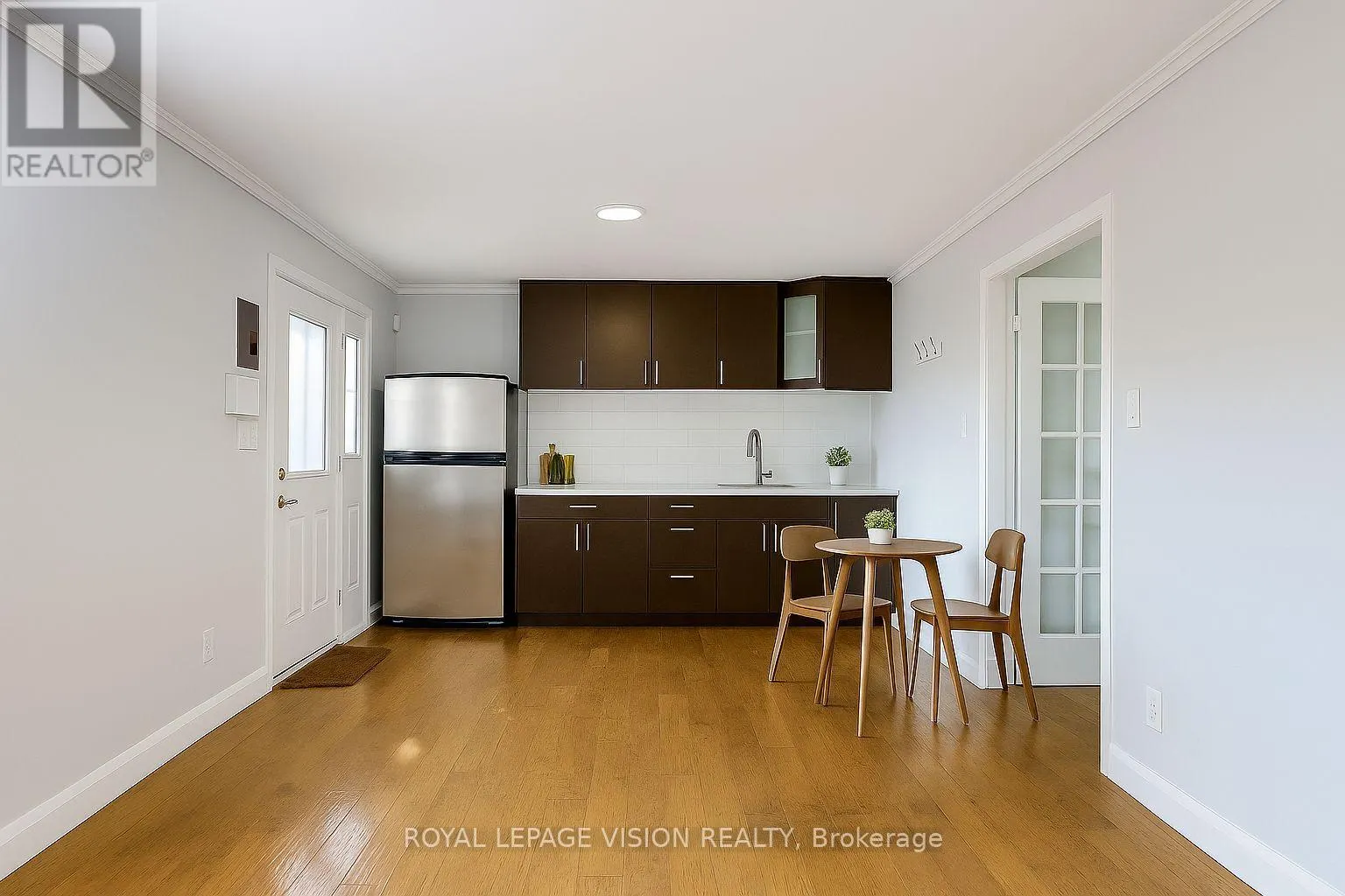27 WESTCROFT DRIVE