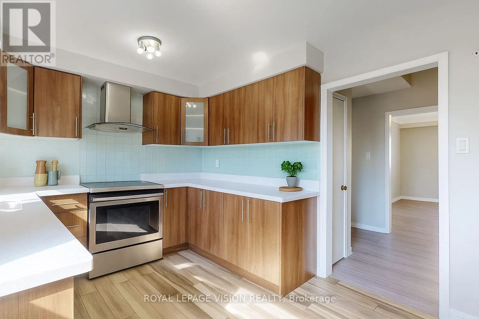 27 WESTCROFT DRIVE