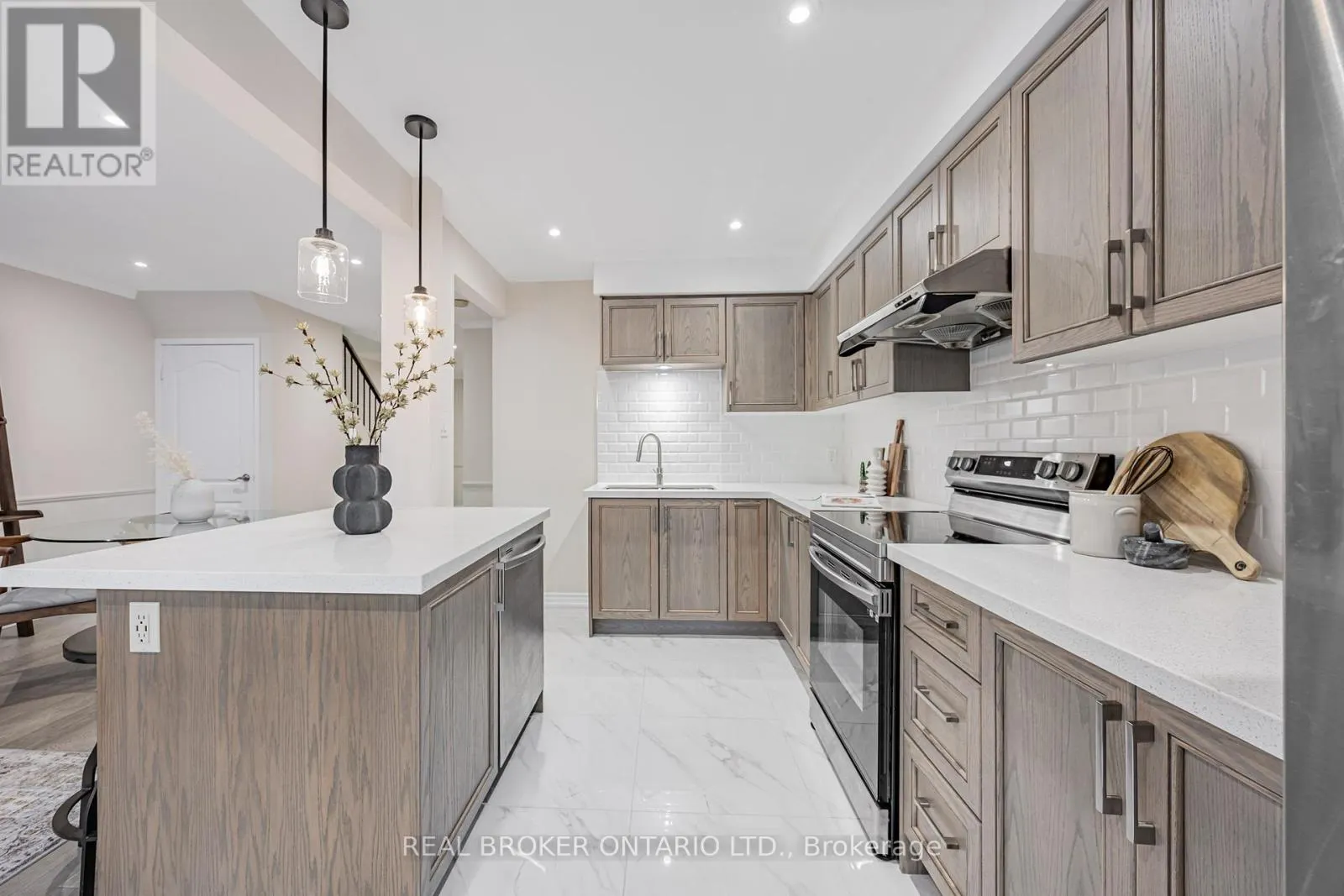 20 - 30 DUNDALK DRIVE