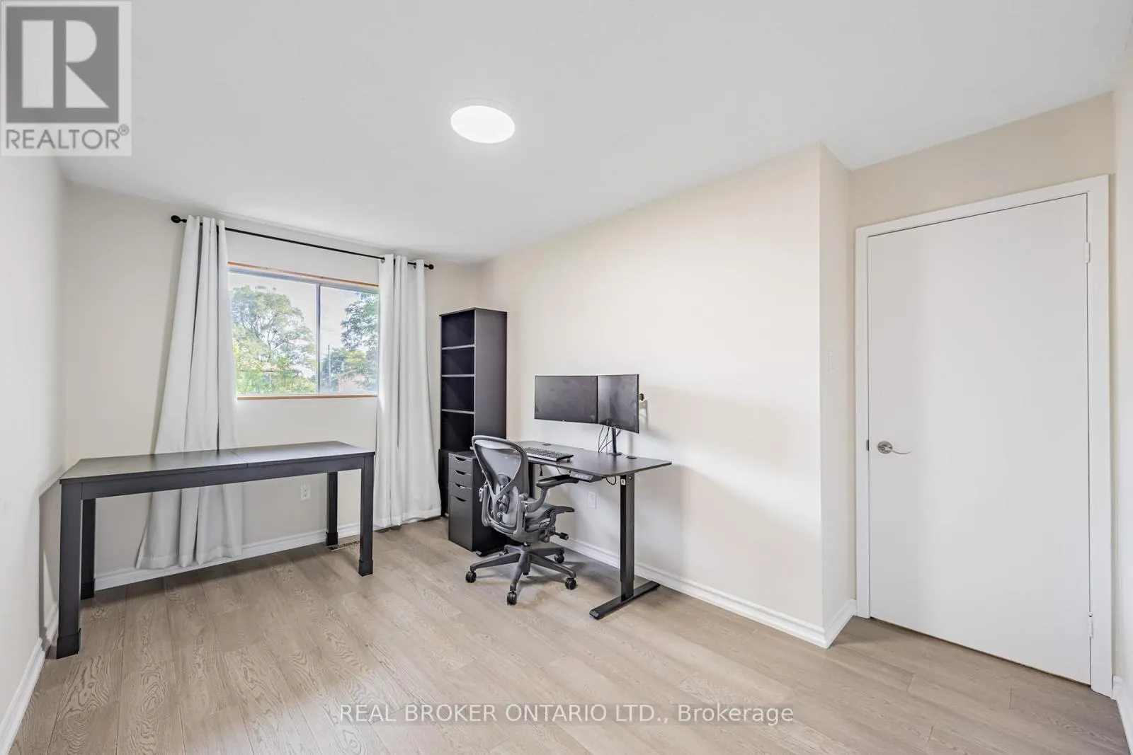 20 - 30 DUNDALK DRIVE