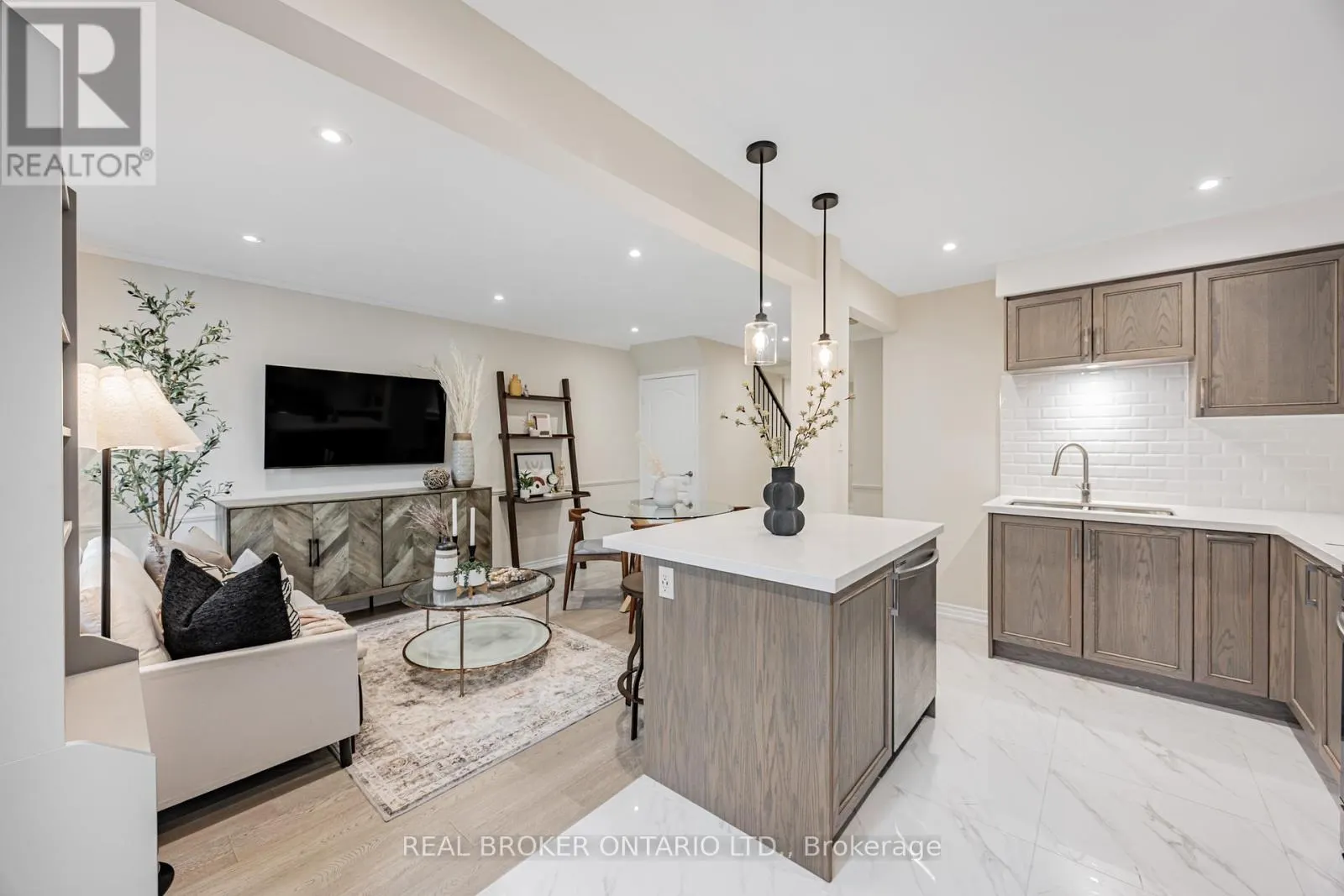 20 - 30 DUNDALK DRIVE