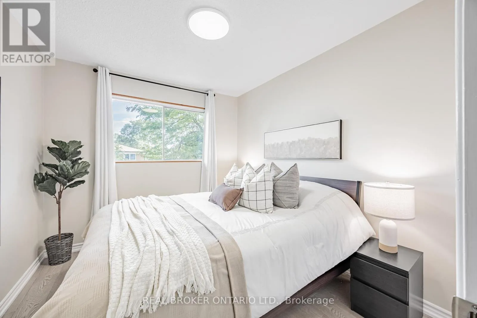 20 - 30 DUNDALK DRIVE