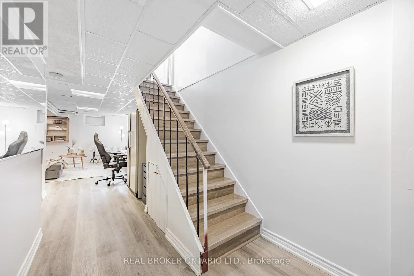 20 - 30 DUNDALK DRIVE