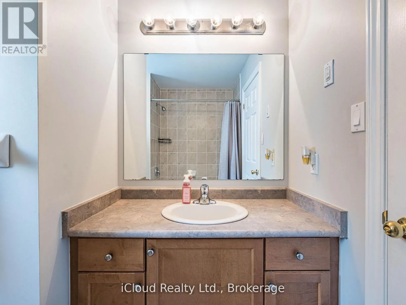 634 OXBOW CRESCENT