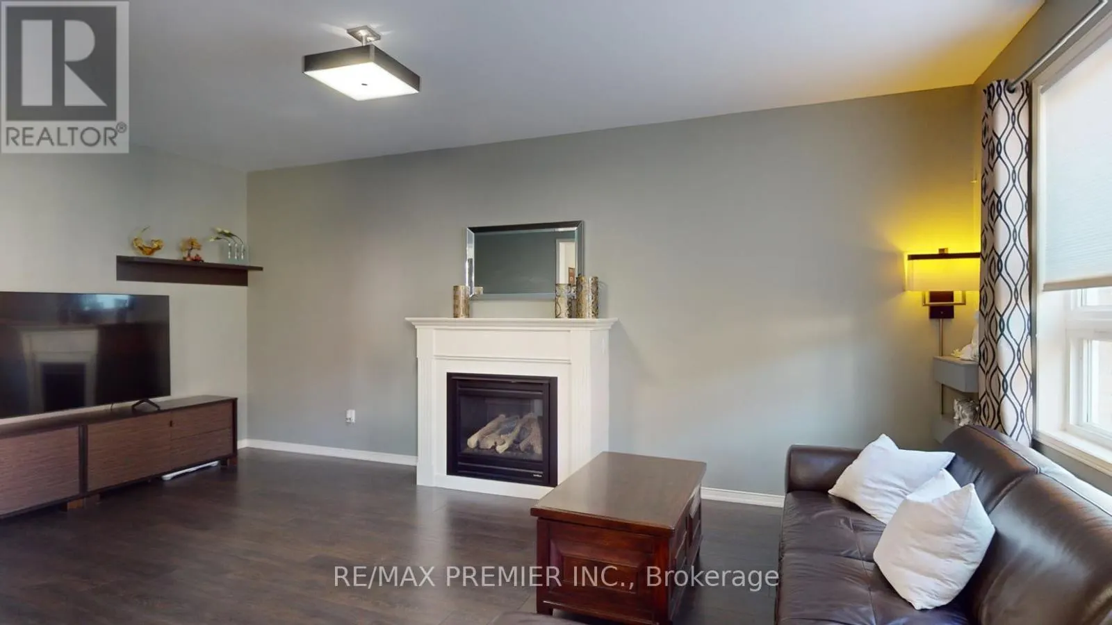 2307 PILGRIM SQUARE