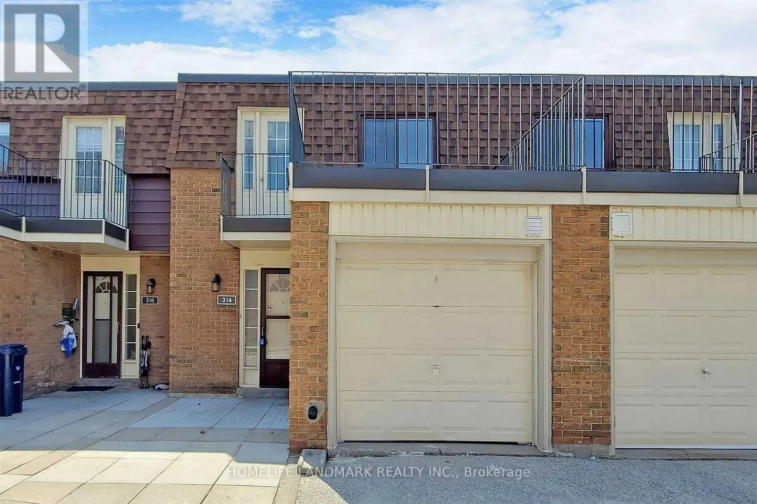 314 SPRUCEWOOD COURT