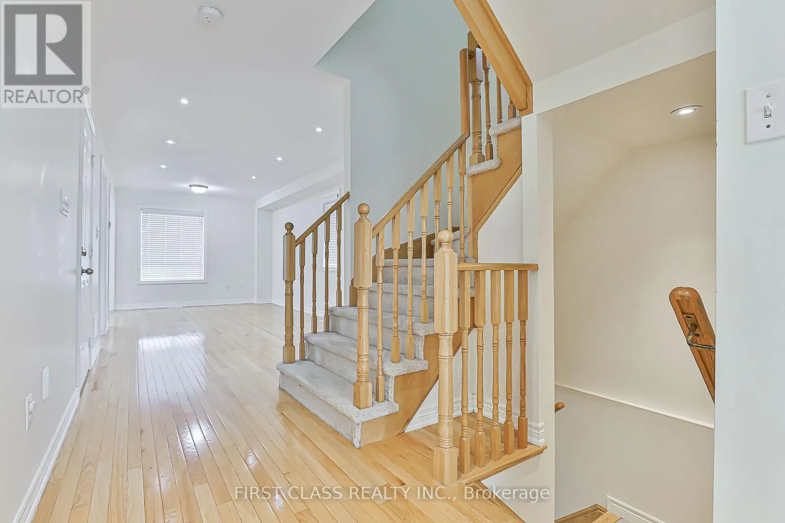 35 KIRKLAND PLACE
