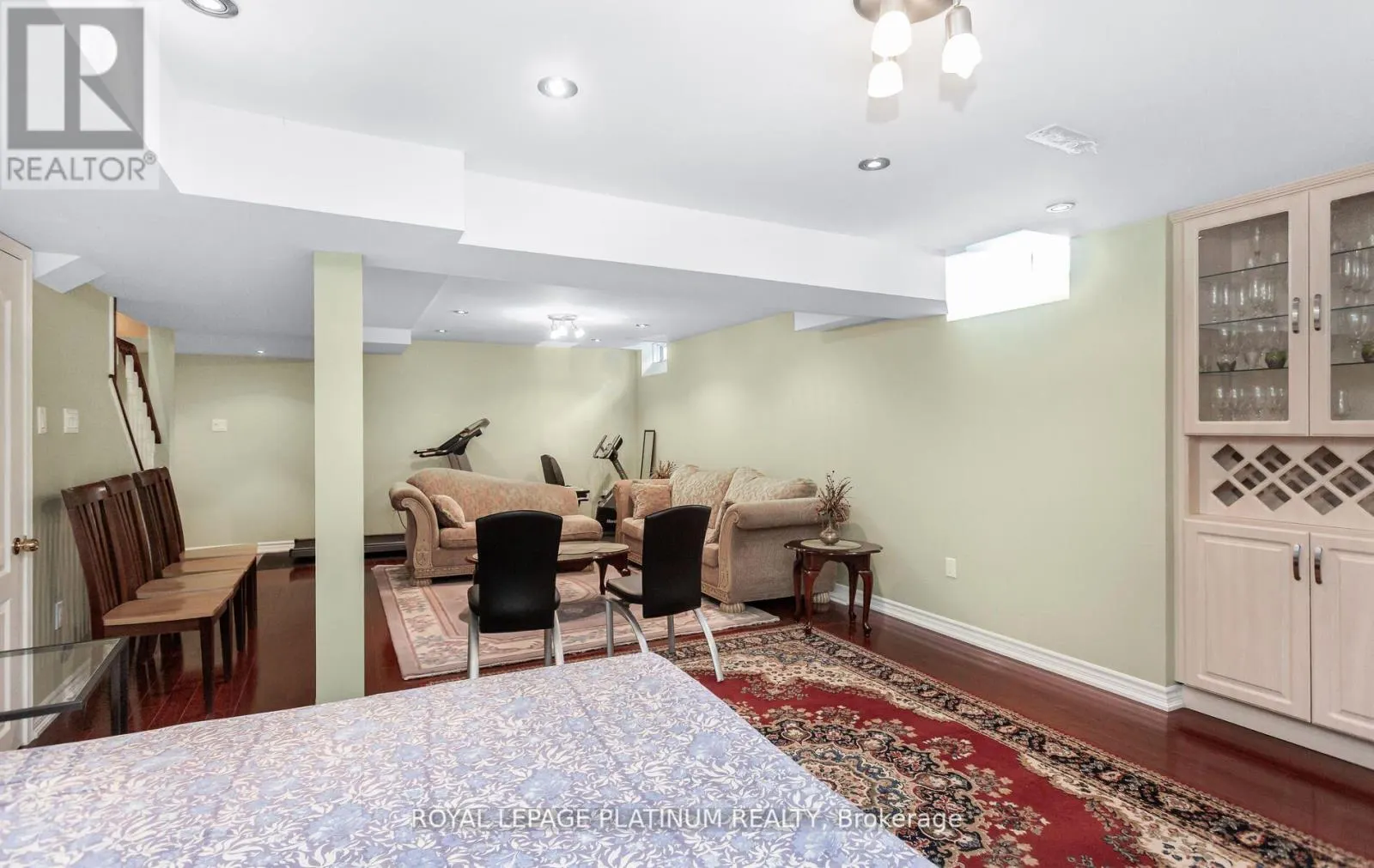 4 SKIPPERHILL CRESCENT