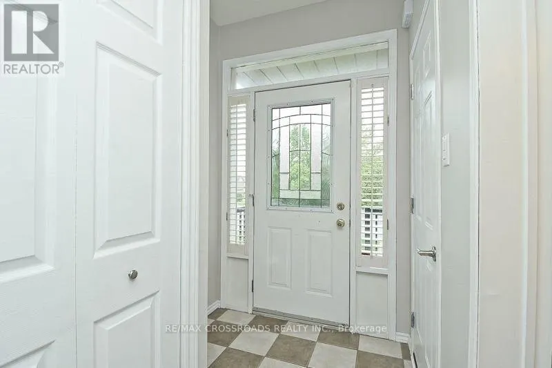 25 FRY CRESCENT