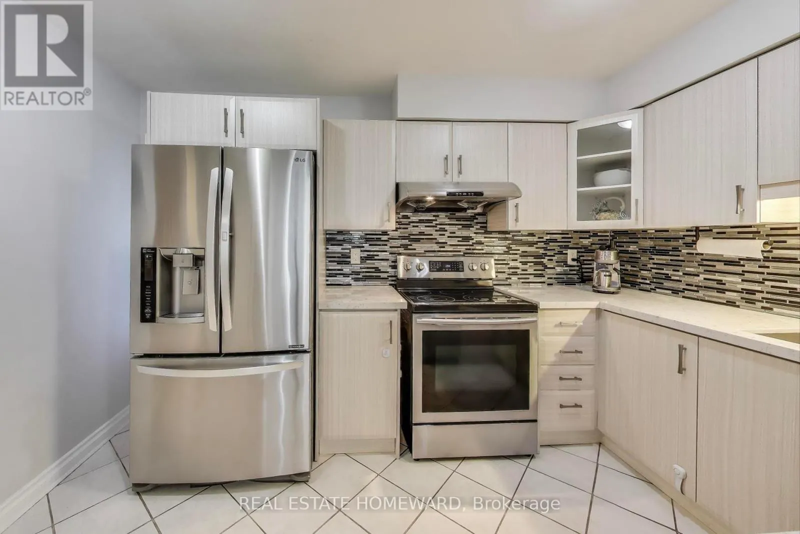 9 - 25 WHITECAP BOULEVARD