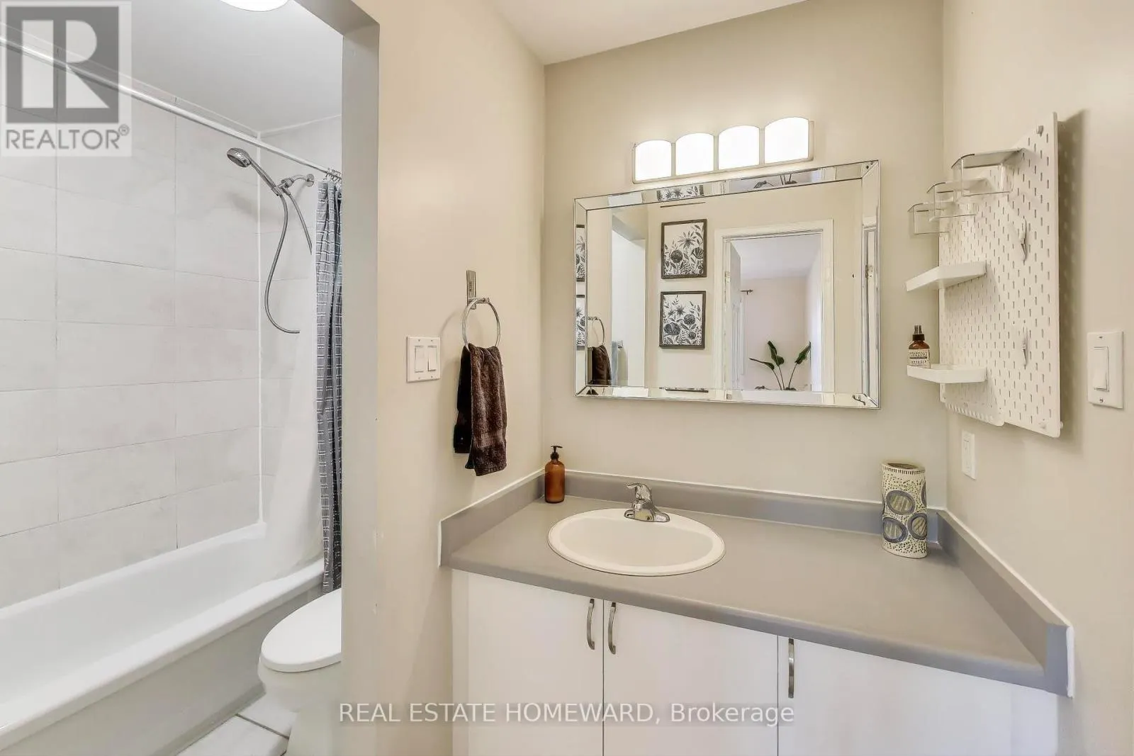 9 - 25 WHITECAP BOULEVARD