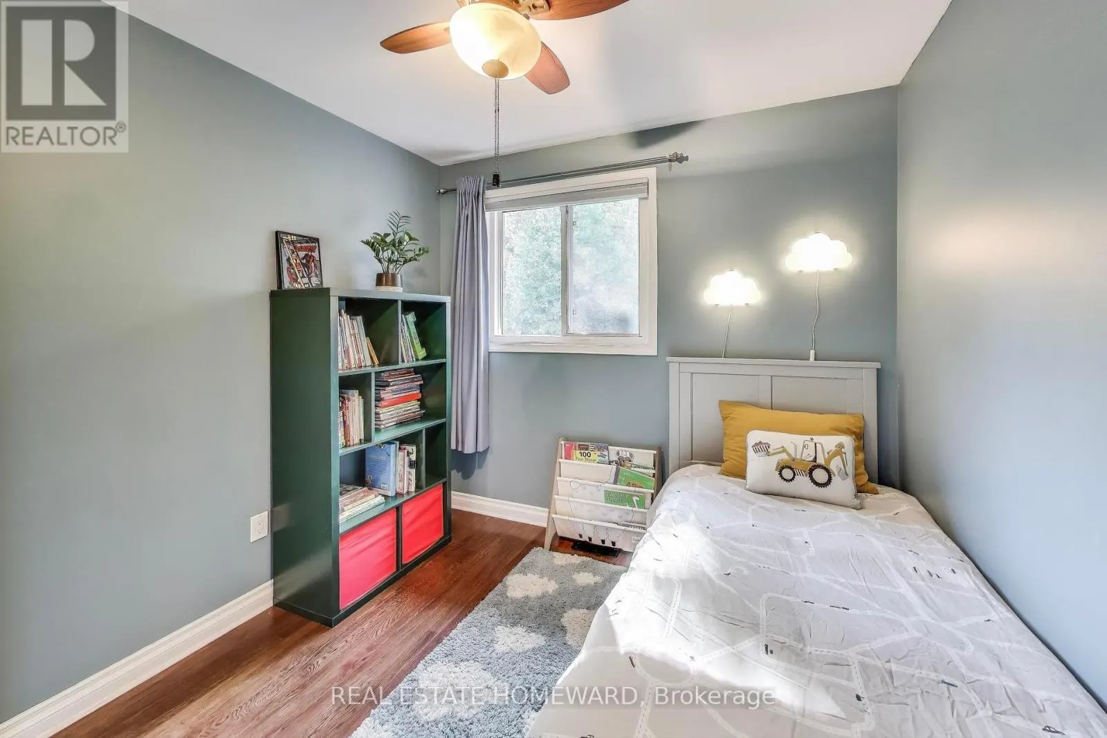 9 - 25 WHITECAP BOULEVARD