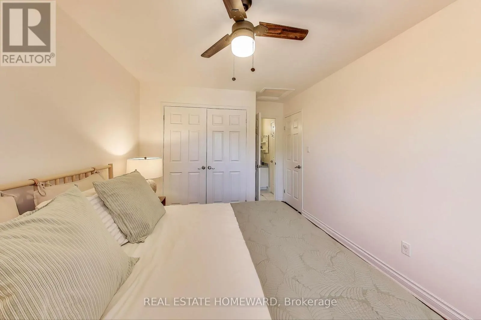 9 - 25 WHITECAP BOULEVARD