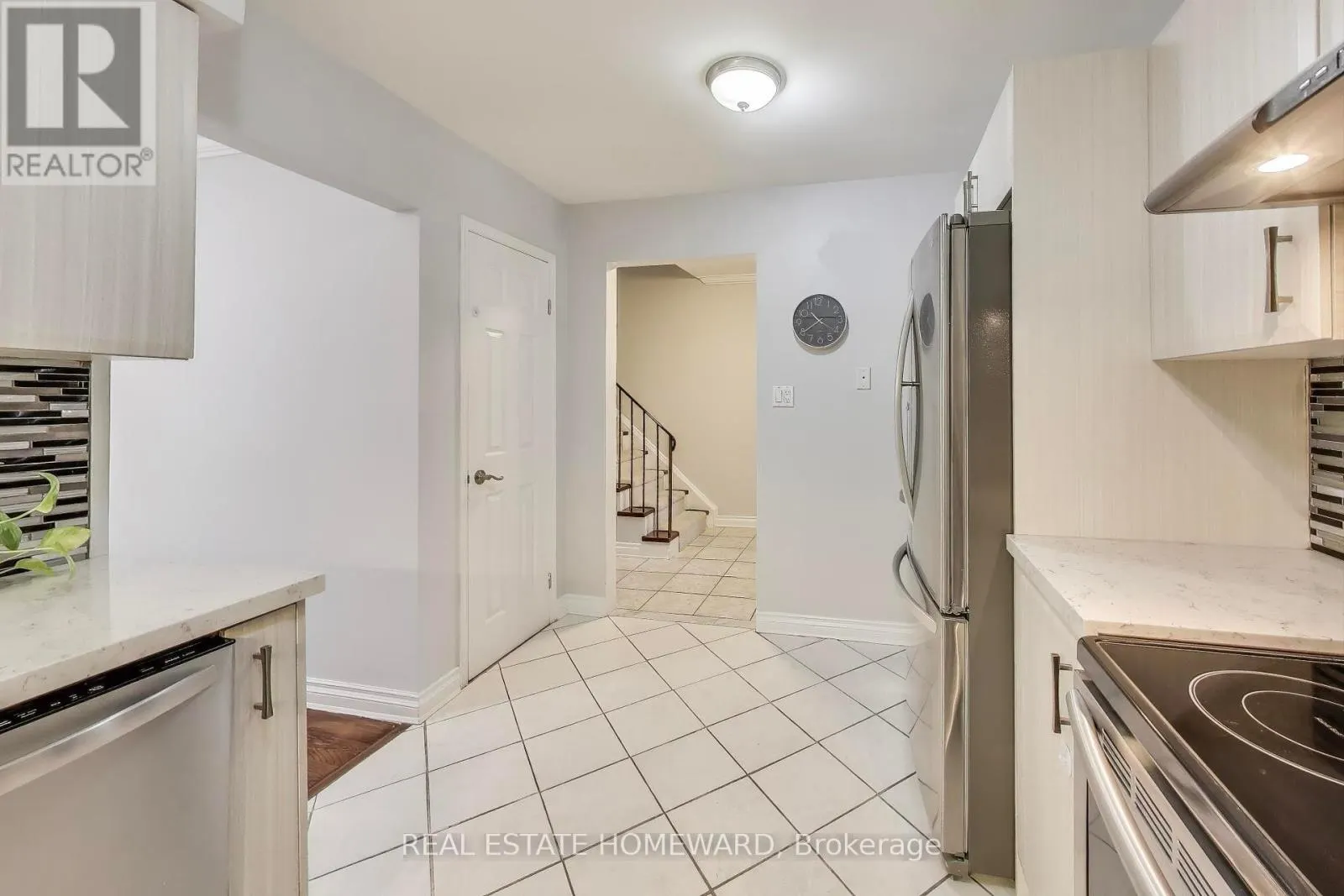 9 - 25 WHITECAP BOULEVARD
