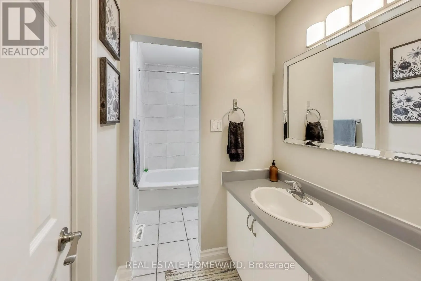9 - 25 WHITECAP BOULEVARD