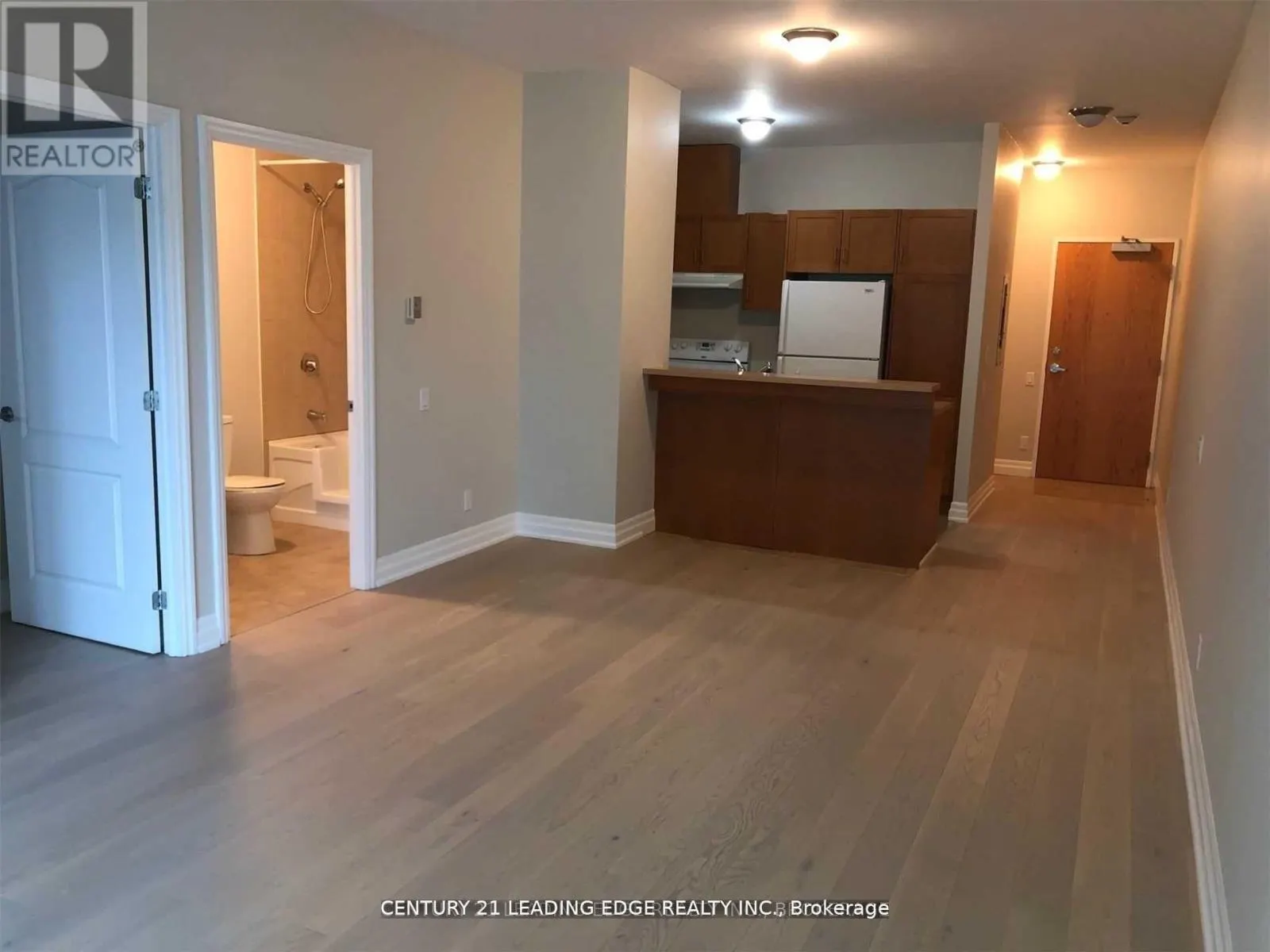 302 - 44 BOND STREET W