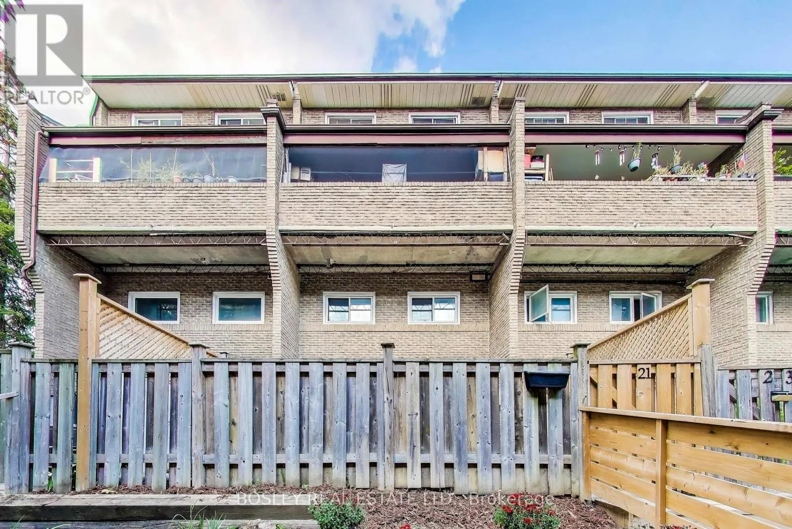 21 - 91 MUIR DRIVE