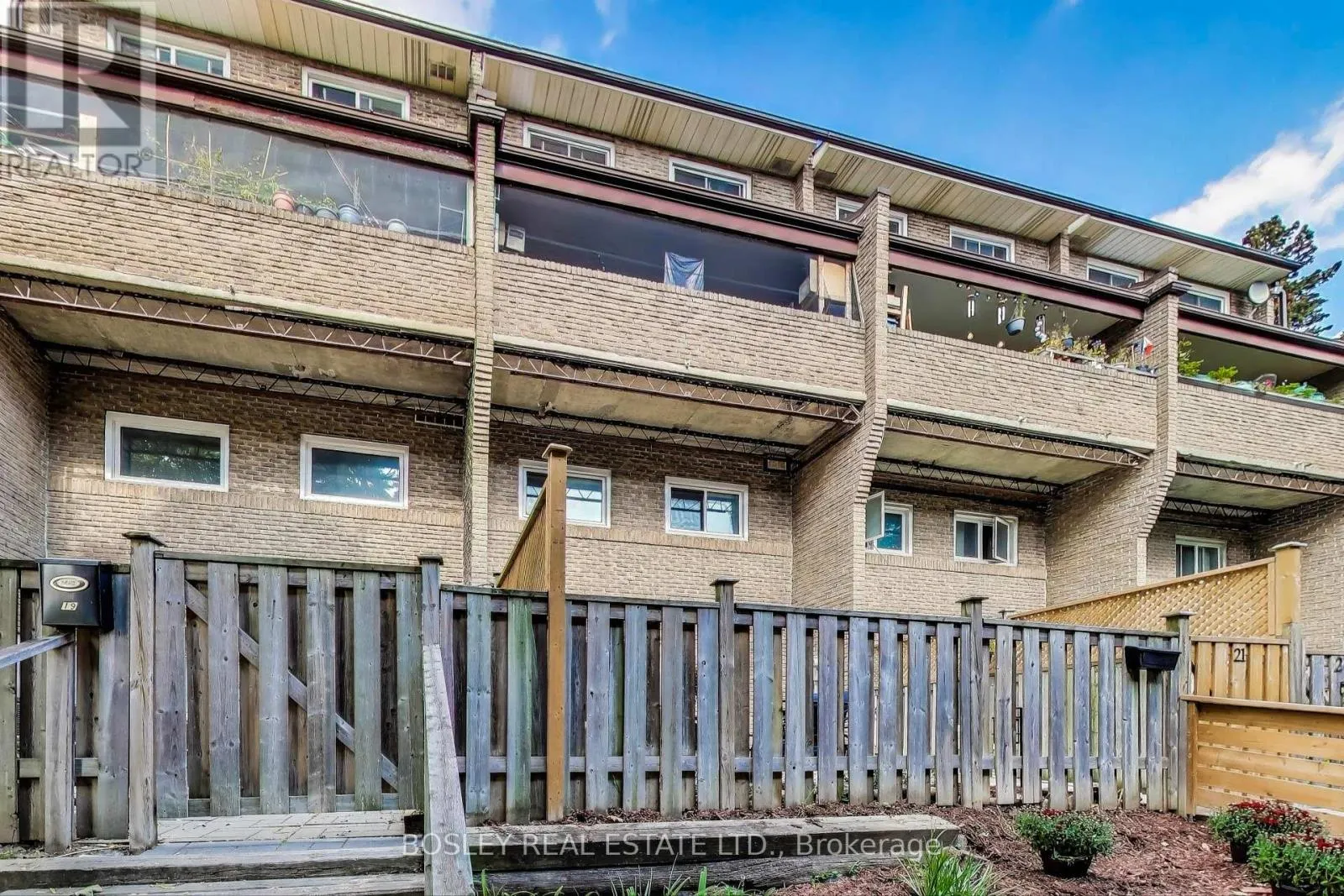 21 - 91 MUIR DRIVE