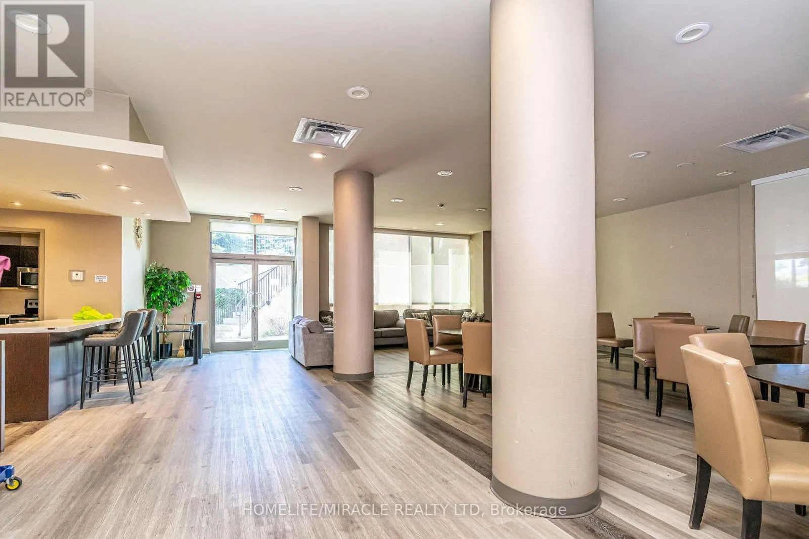 309 - 88 GRANGEWAY AVENUE