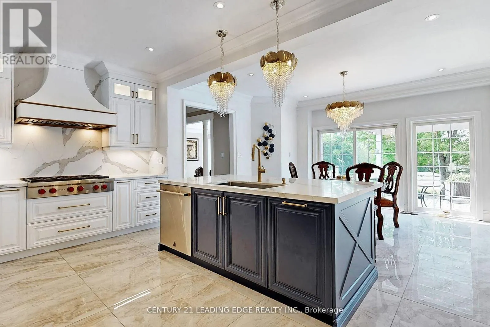 10 ROBERSON DRIVE