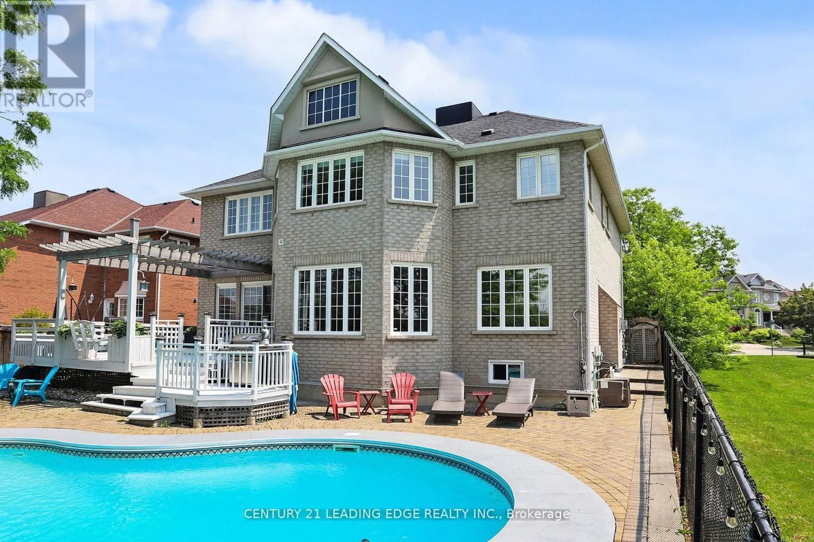 10 ROBERSON DRIVE