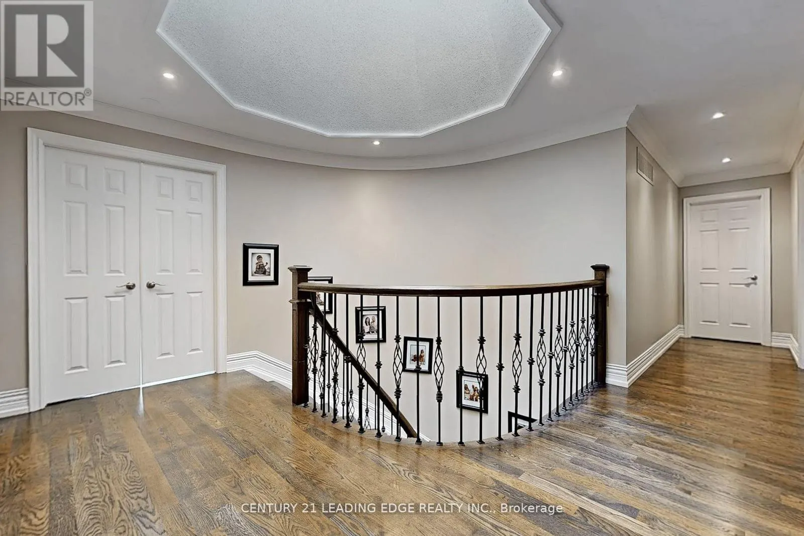 10 ROBERSON DRIVE