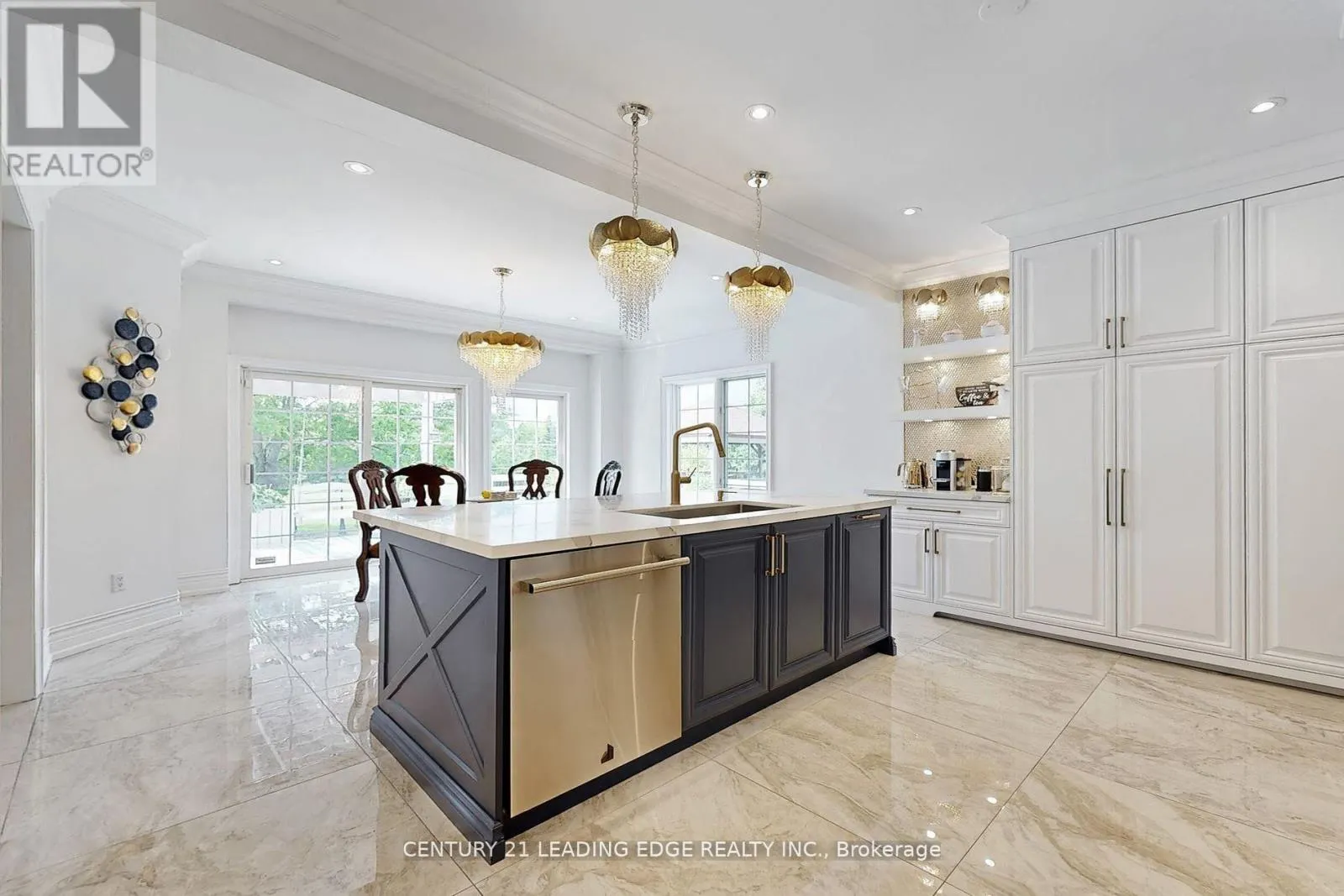 10 ROBERSON DRIVE