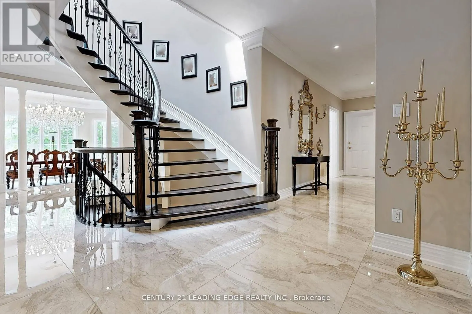 10 ROBERSON DRIVE