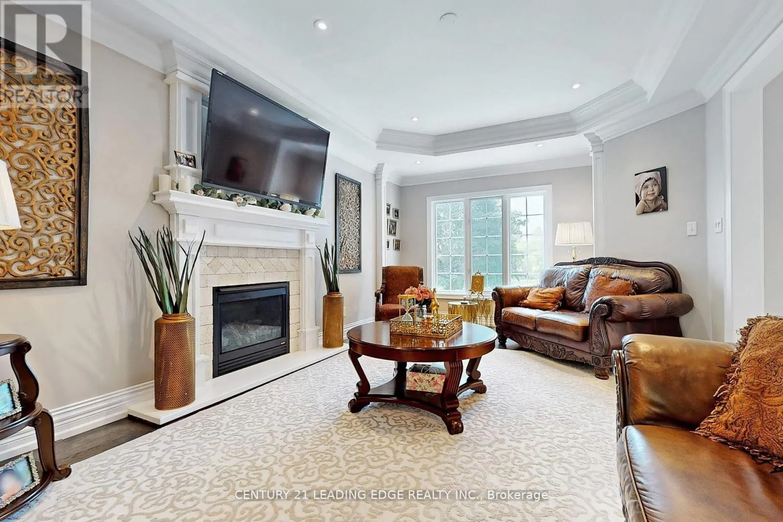 10 ROBERSON DRIVE