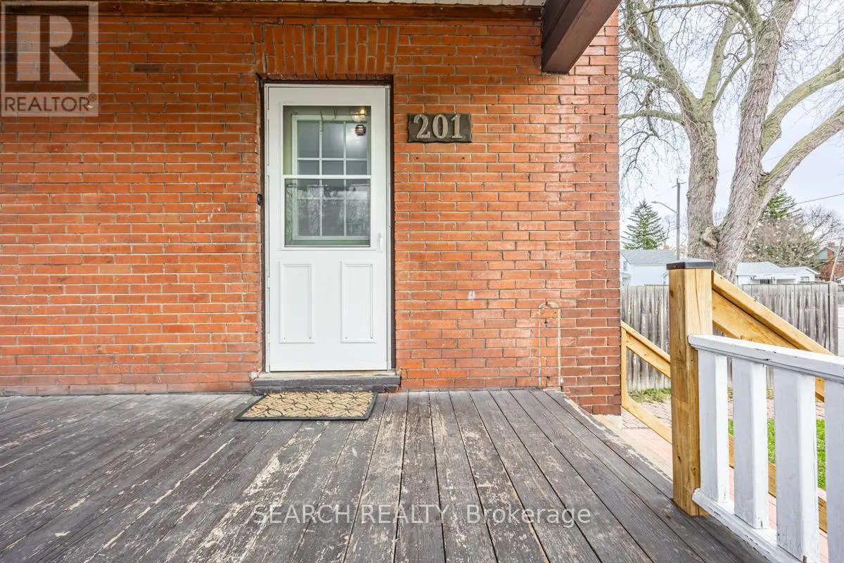 201 RITSON ROAD S