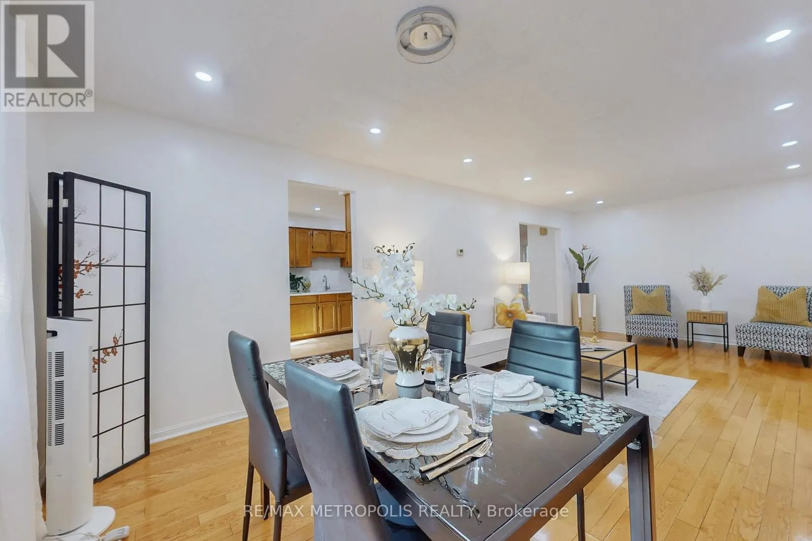 6 ROCKWOOD DRIVE