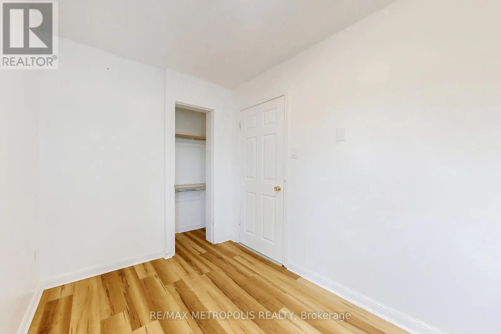 6 ROCKWOOD DRIVE