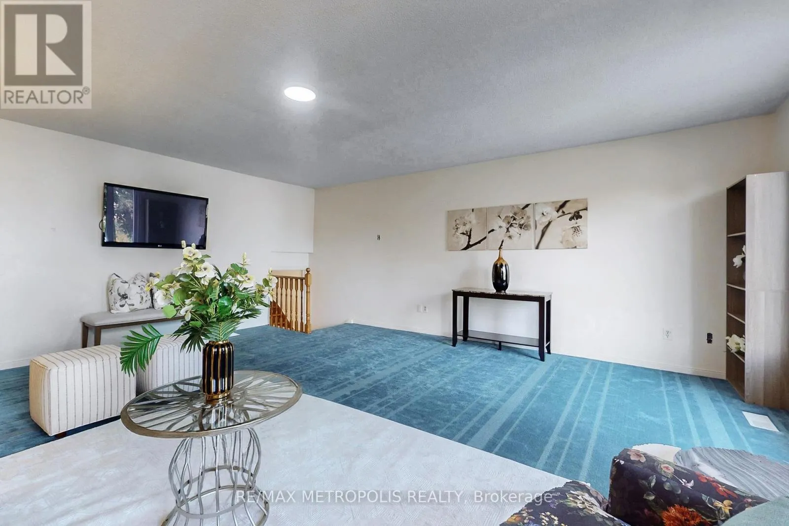 6 ROCKWOOD DRIVE