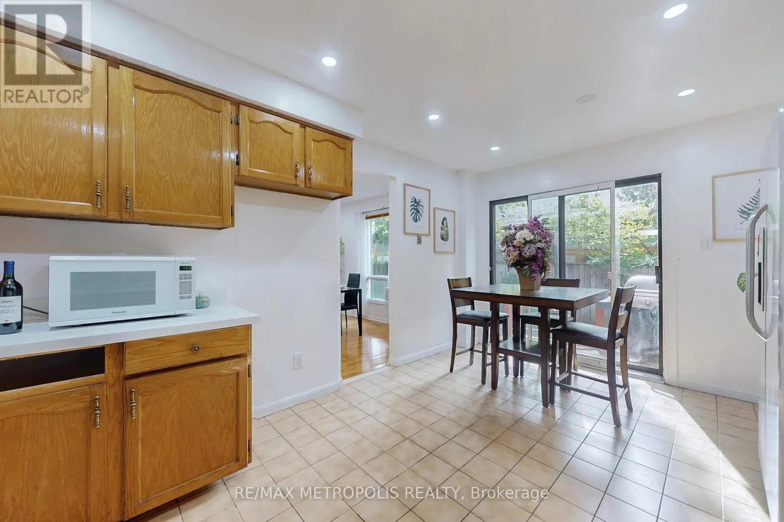 6 ROCKWOOD DRIVE