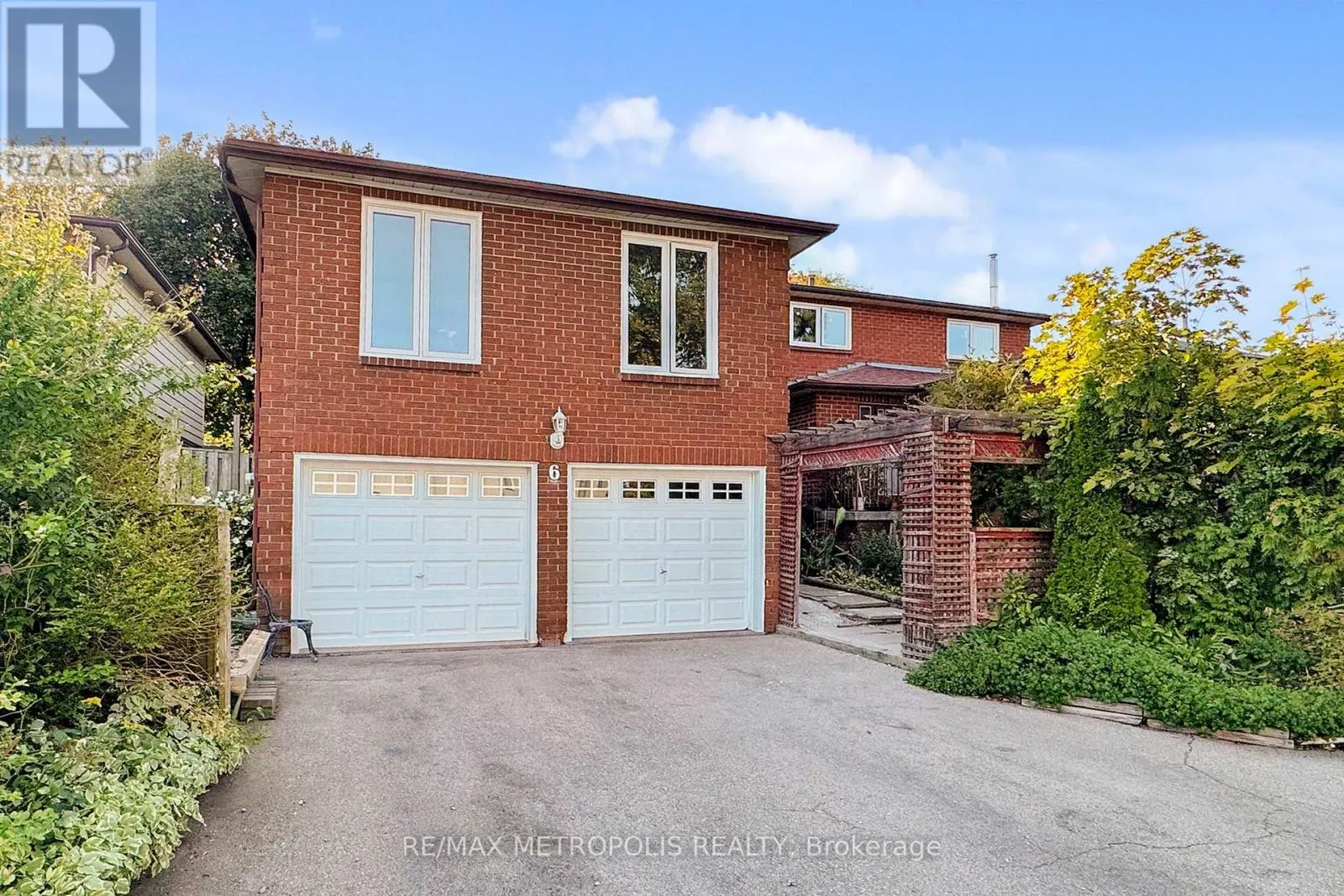 6 ROCKWOOD DRIVE