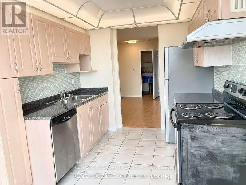 1425 - 75 BAMBURGH CIRCLE