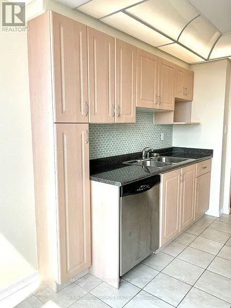 1425 - 75 BAMBURGH CIRCLE