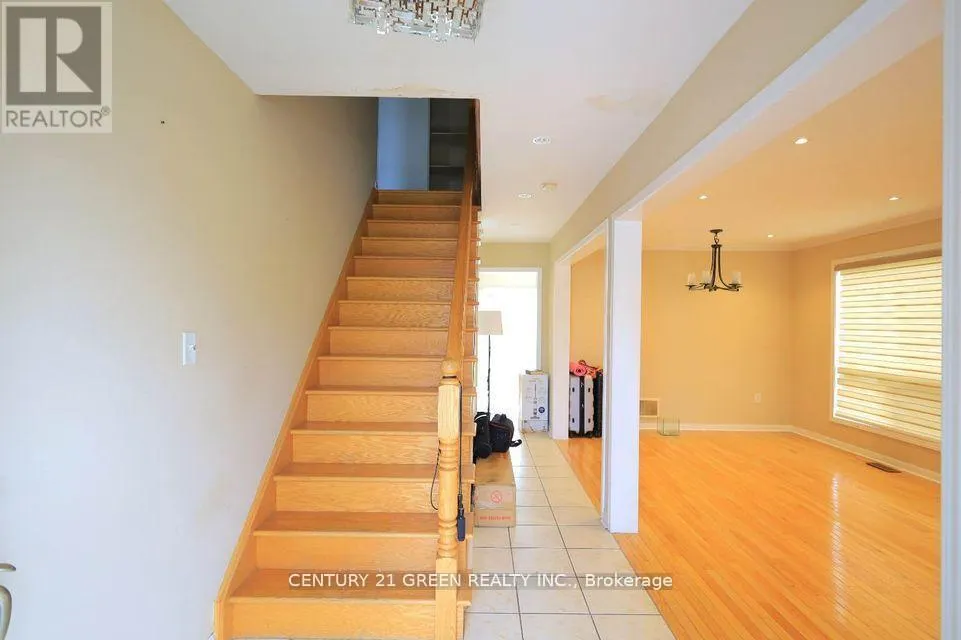 (MAIN) - 98 MUSKOX DRIVE
