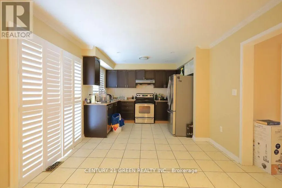 (MAIN) - 98 MUSKOX DRIVE