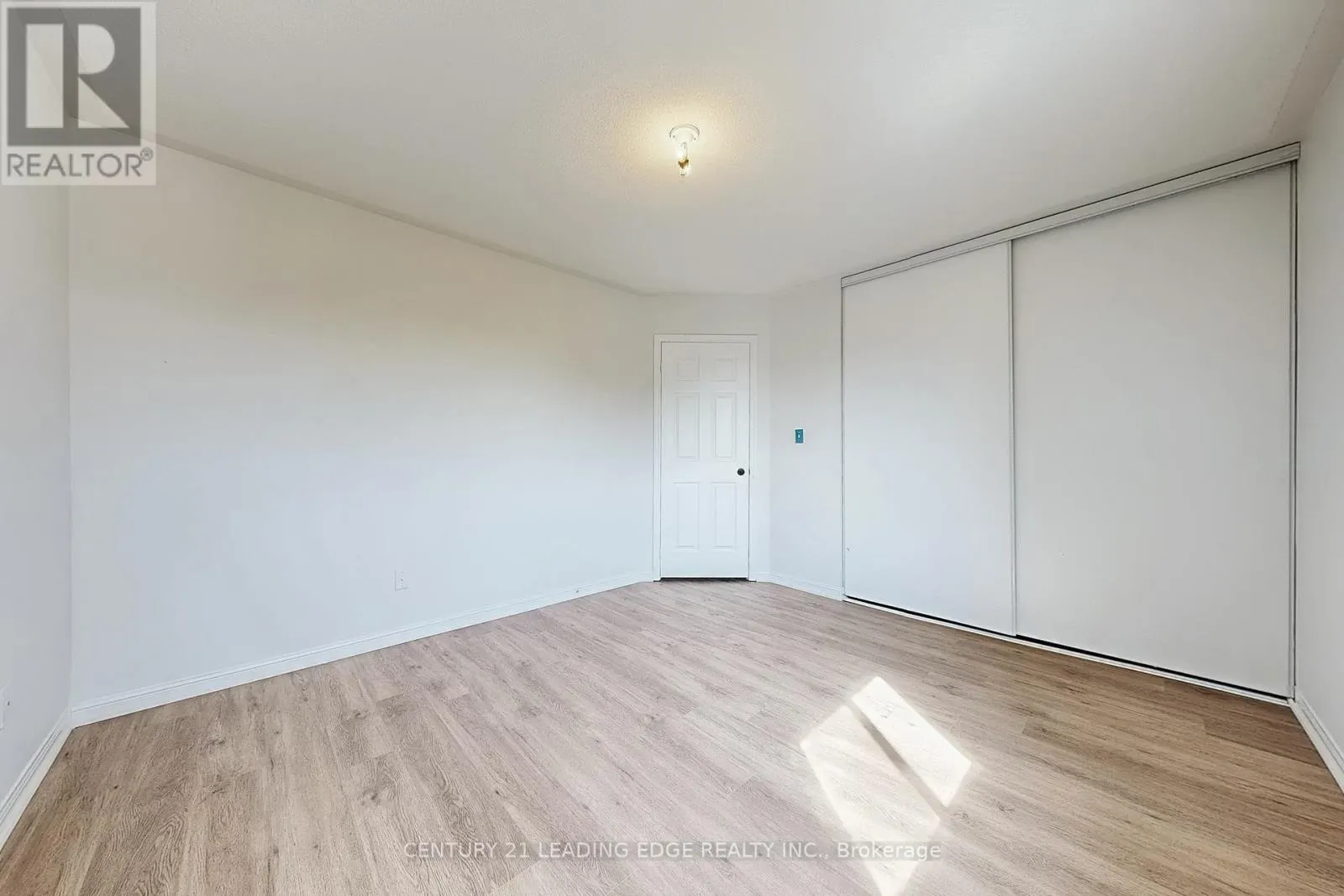 17 PITFIELD AVENUE
