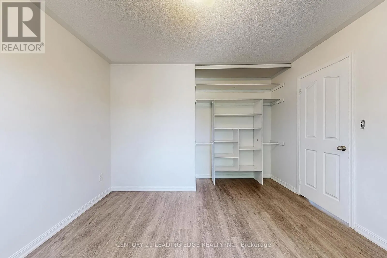 17 PITFIELD AVENUE