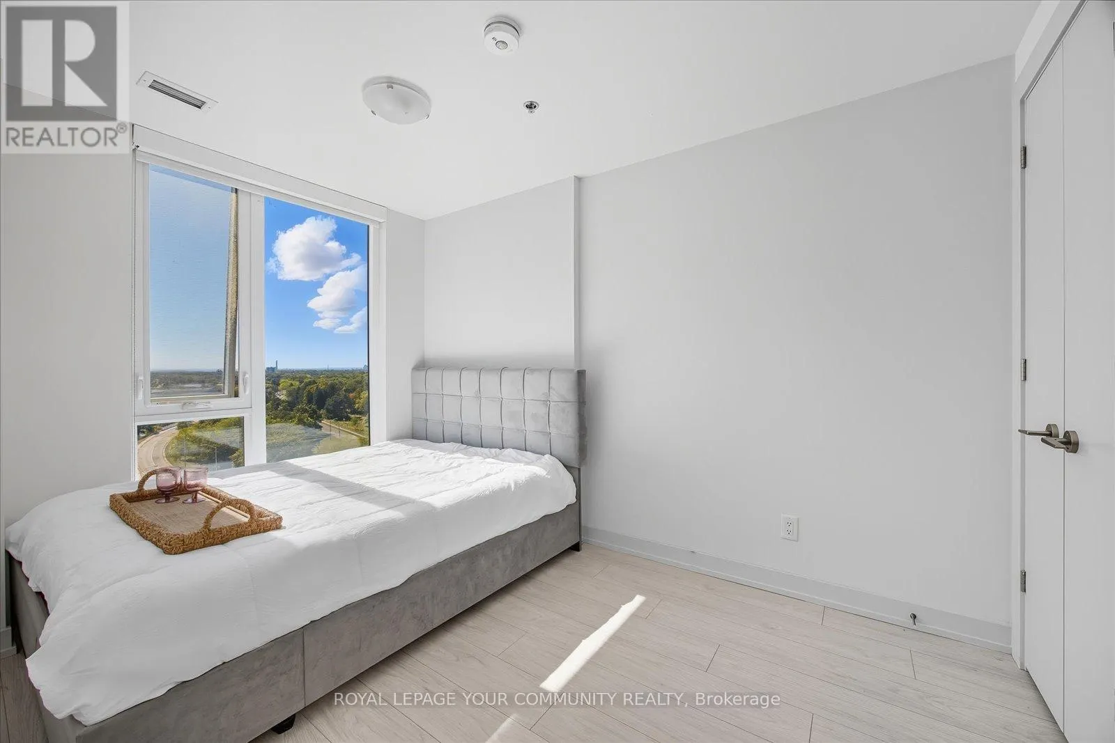 1008 - 90 GLEN EVEREST ROAD