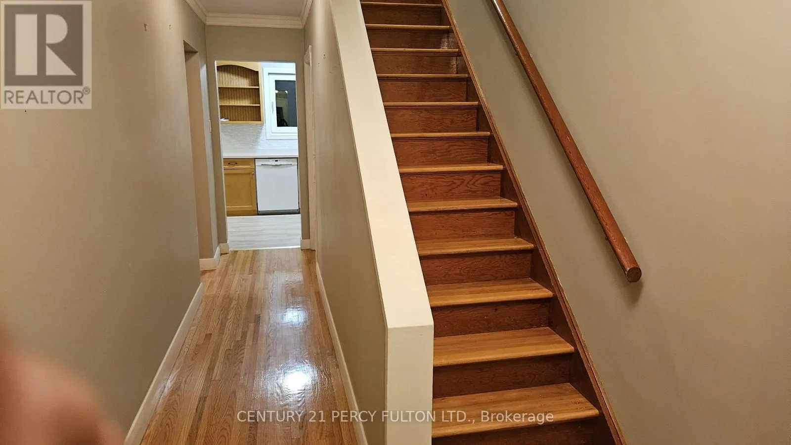 648 MINTO STREET W