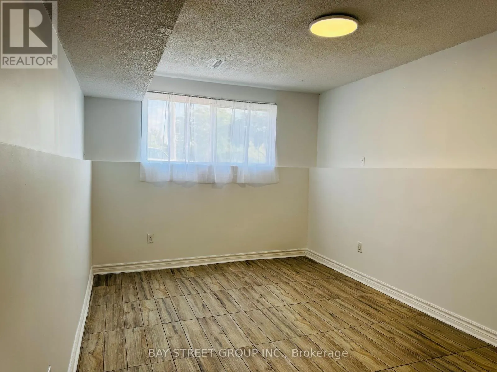 2 - 1448 OUTLET DRIVE