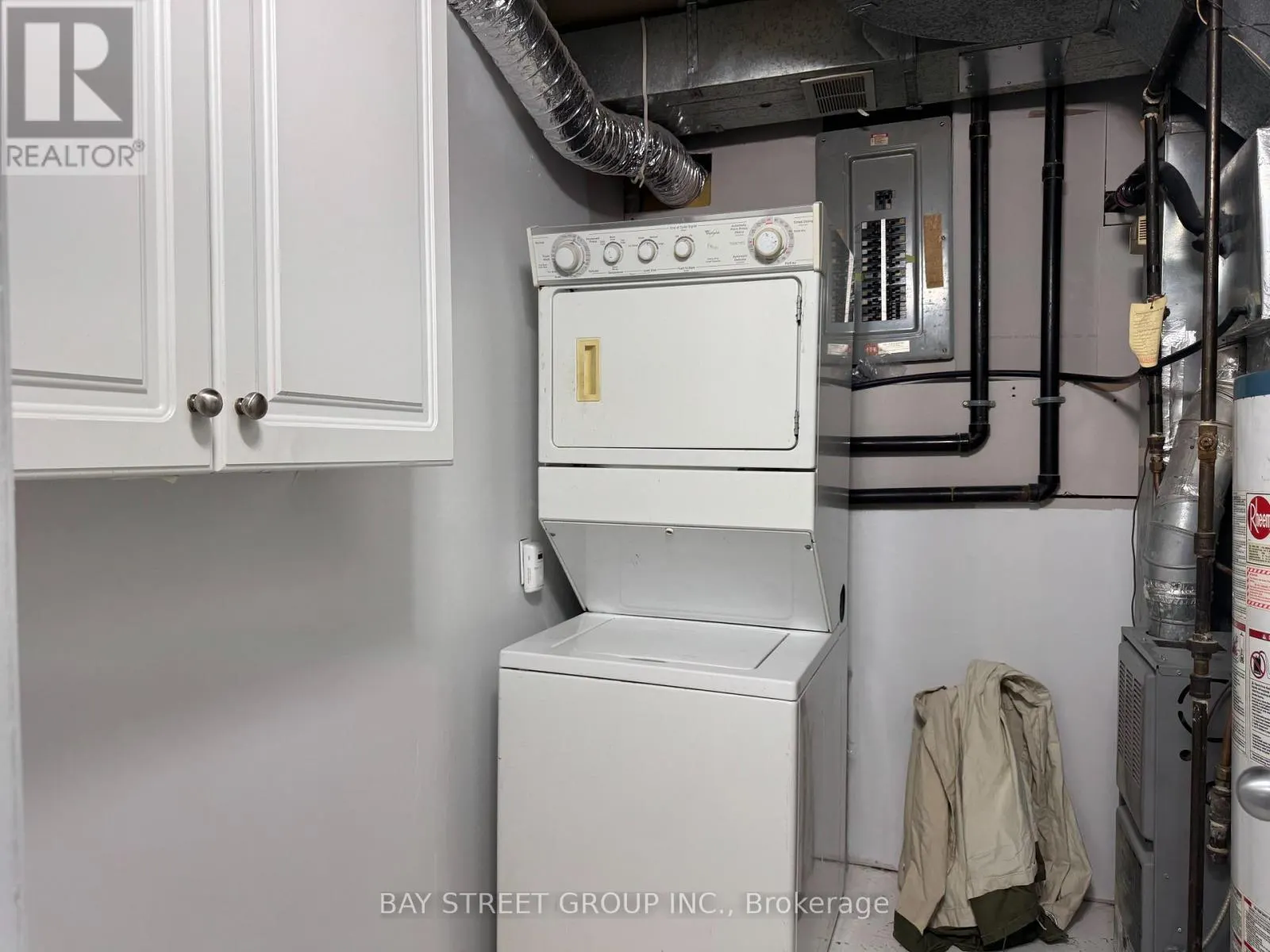 2 - 1448 OUTLET DRIVE